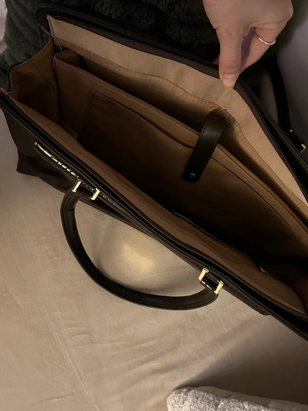 Tutilo Black laptop bag with Croc-Texture Flap